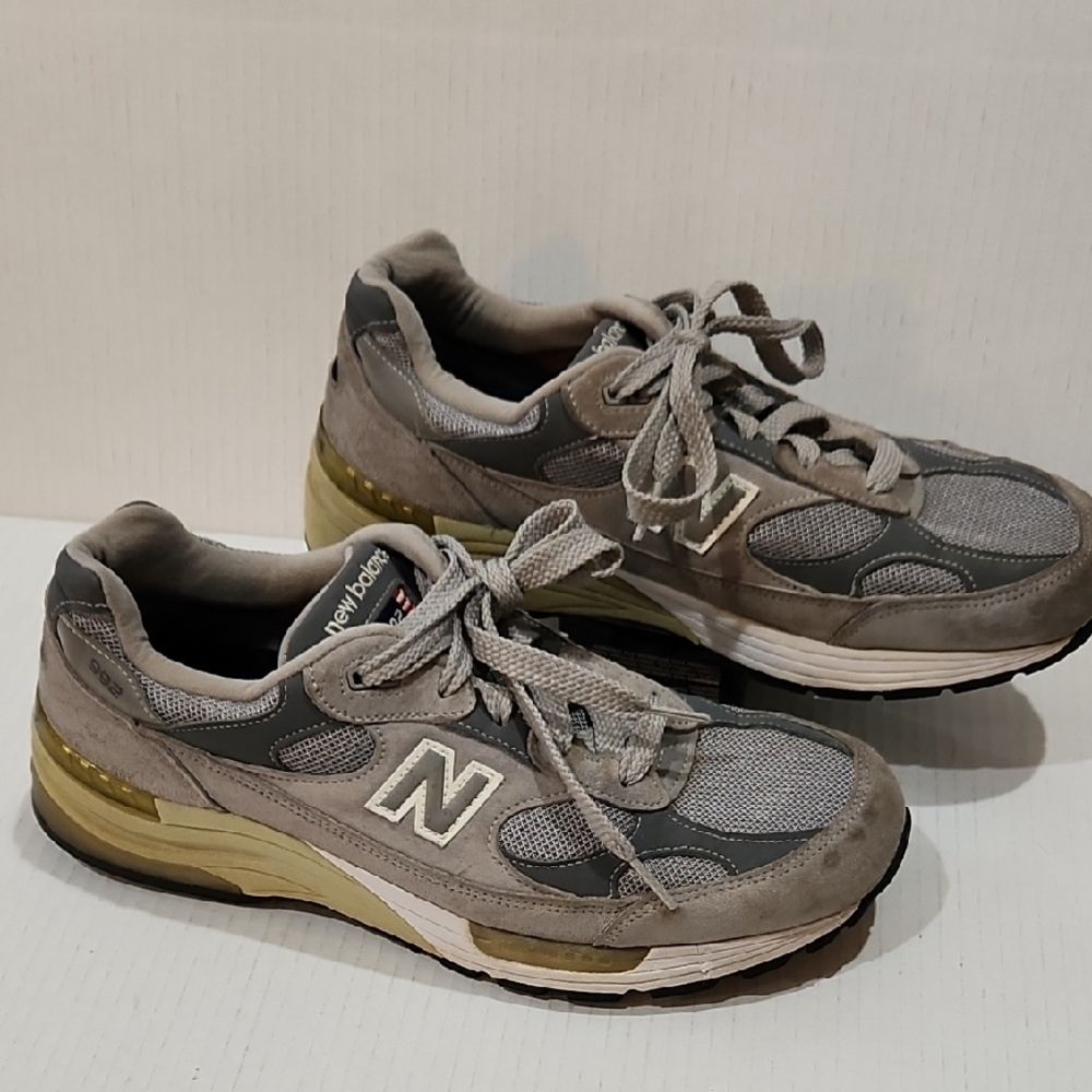 New Balance 992 USA Gray Athletic Shoes with Mesh and Suede Womens Size 10.5 B